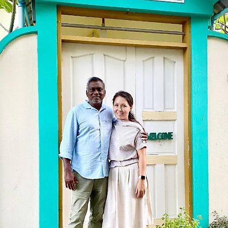 Three Hearts Guesthouse And Villas Fulhadhoo Esterno foto