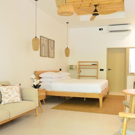 Three Hearts Guesthouse And Villas Fulhadhoo Esterno foto
