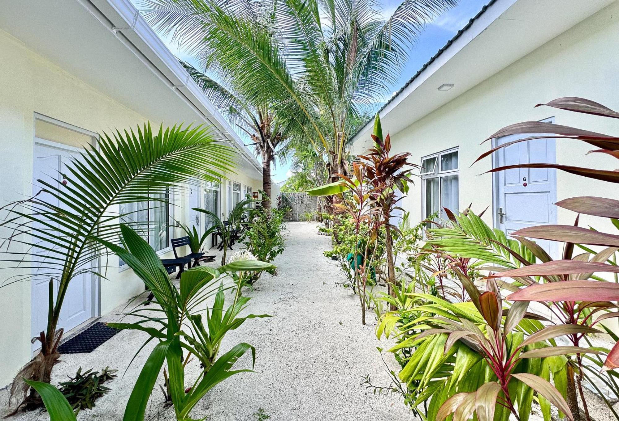 Three Hearts Guesthouse And Villas Fulhadhoo Esterno foto