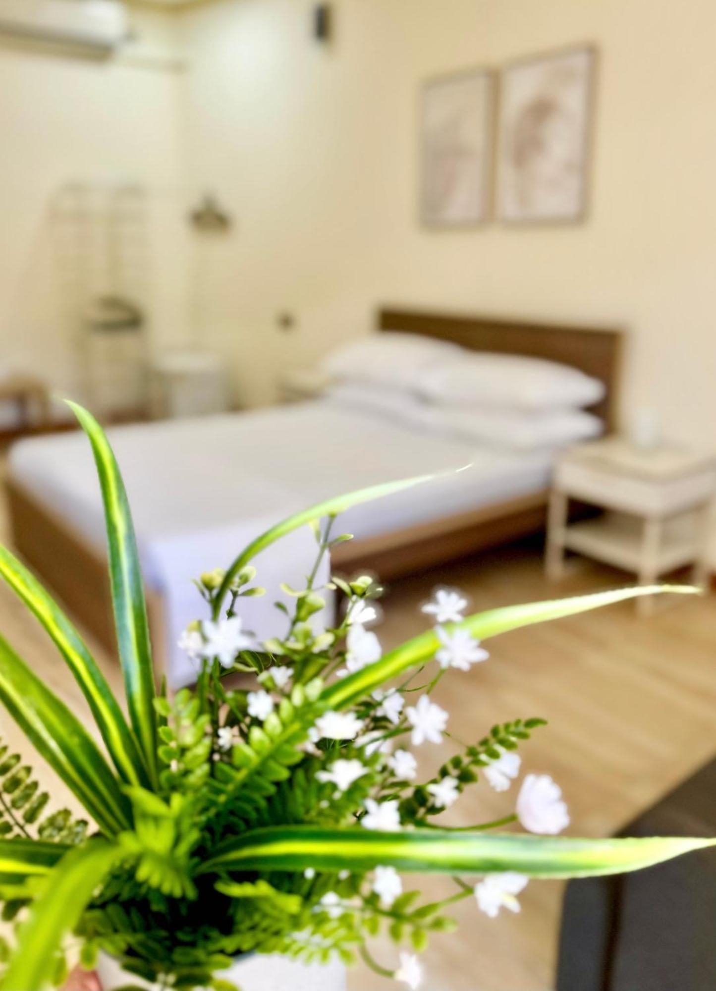 Three Hearts Guesthouse And Villas Fulhadhoo Esterno foto