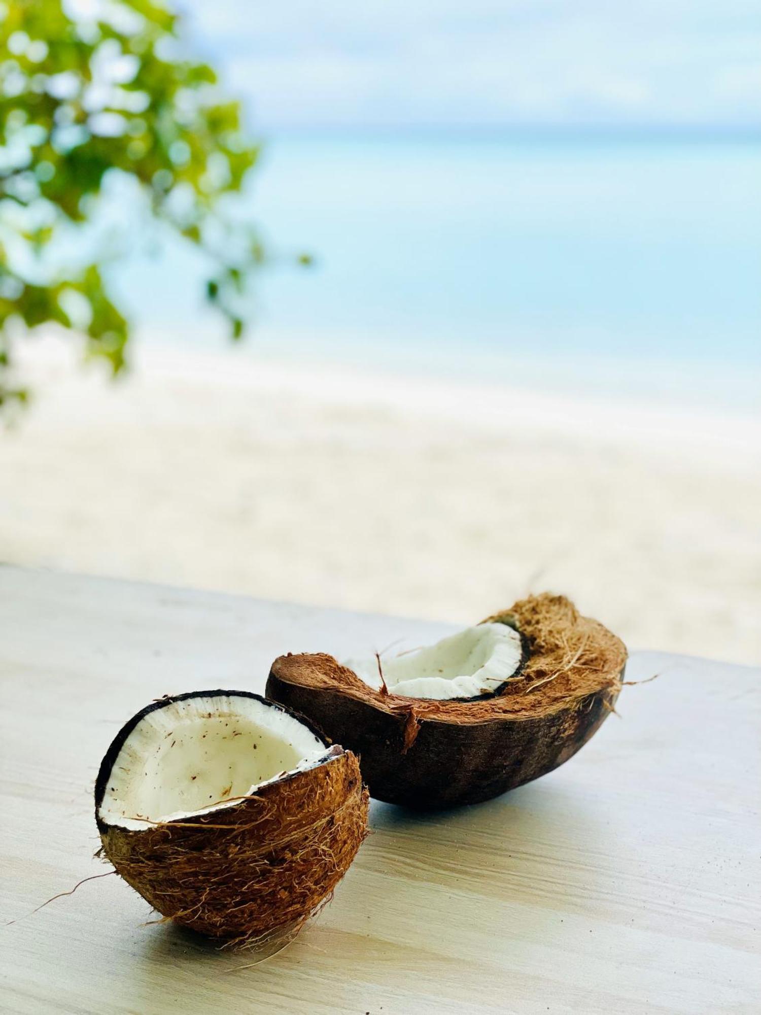 Three Hearts Guesthouse And Villas Fulhadhoo Esterno foto